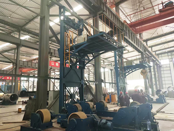 Cantilevered Lifting Welding Platform